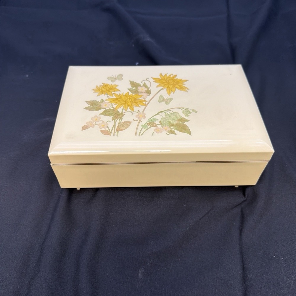 Otagiri Cyclamen Musical Jewelry Box You Light Up My Life Japan Lacquerware W4